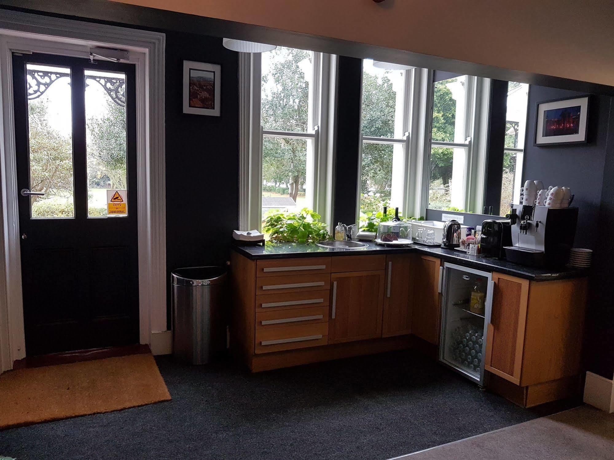 The Relish Bed & Breakfast Фолкстон Екстериор снимка